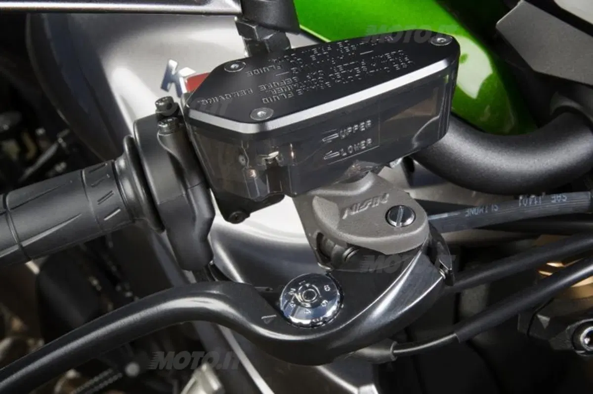 Kawasaki Z1000 2014  (52)