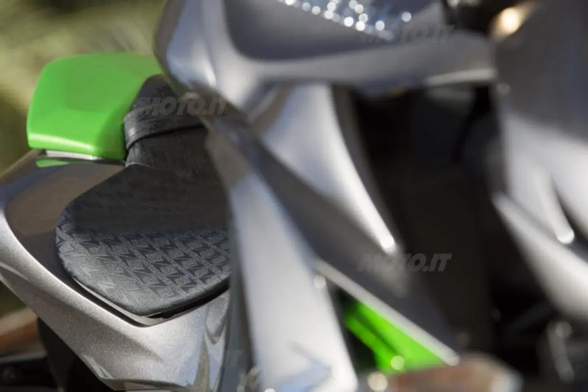 Kawasaki Z1000 2014  (58)