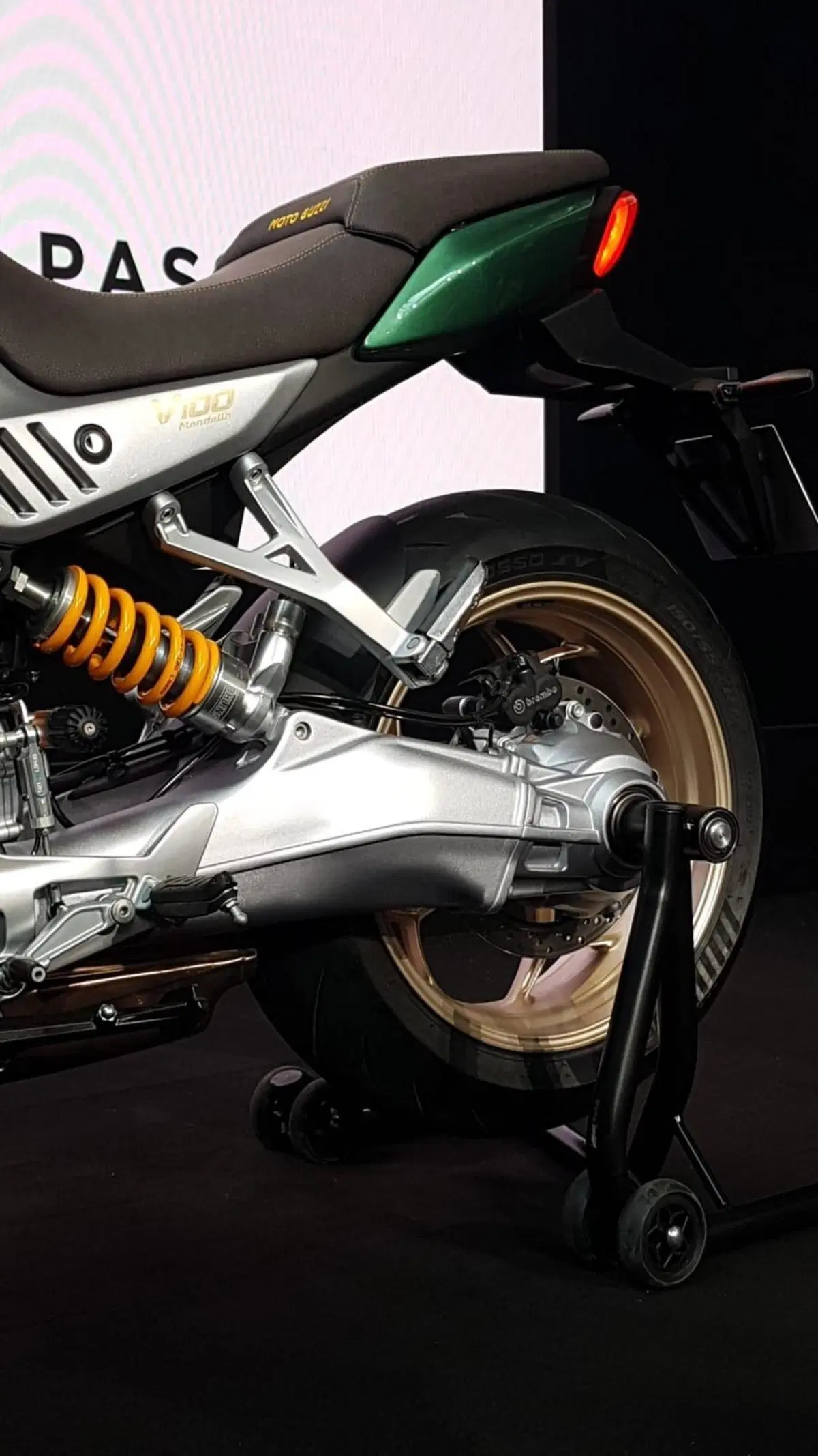 Nuova Moto Guzzi V100 Mandello, le foto definitive! (6)
