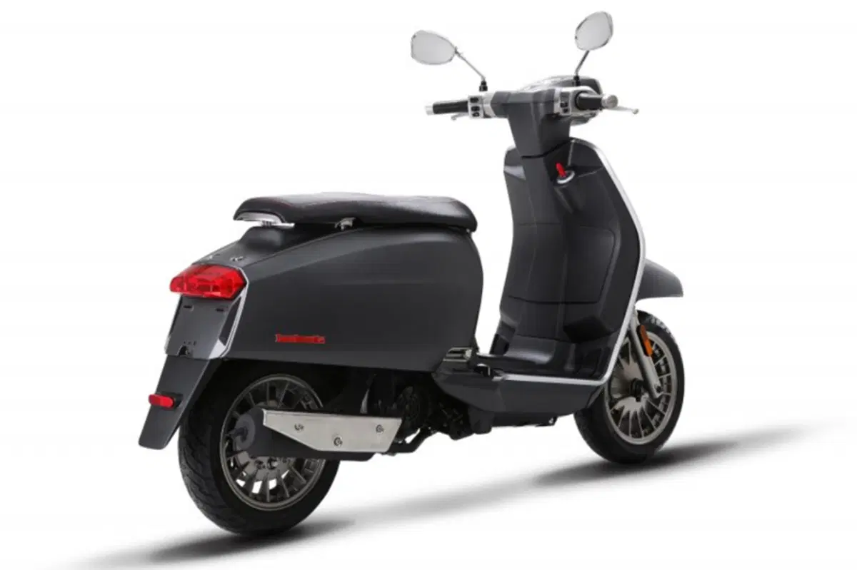 Lambretta V50 Special V50 Special (2021 - 26) (3)