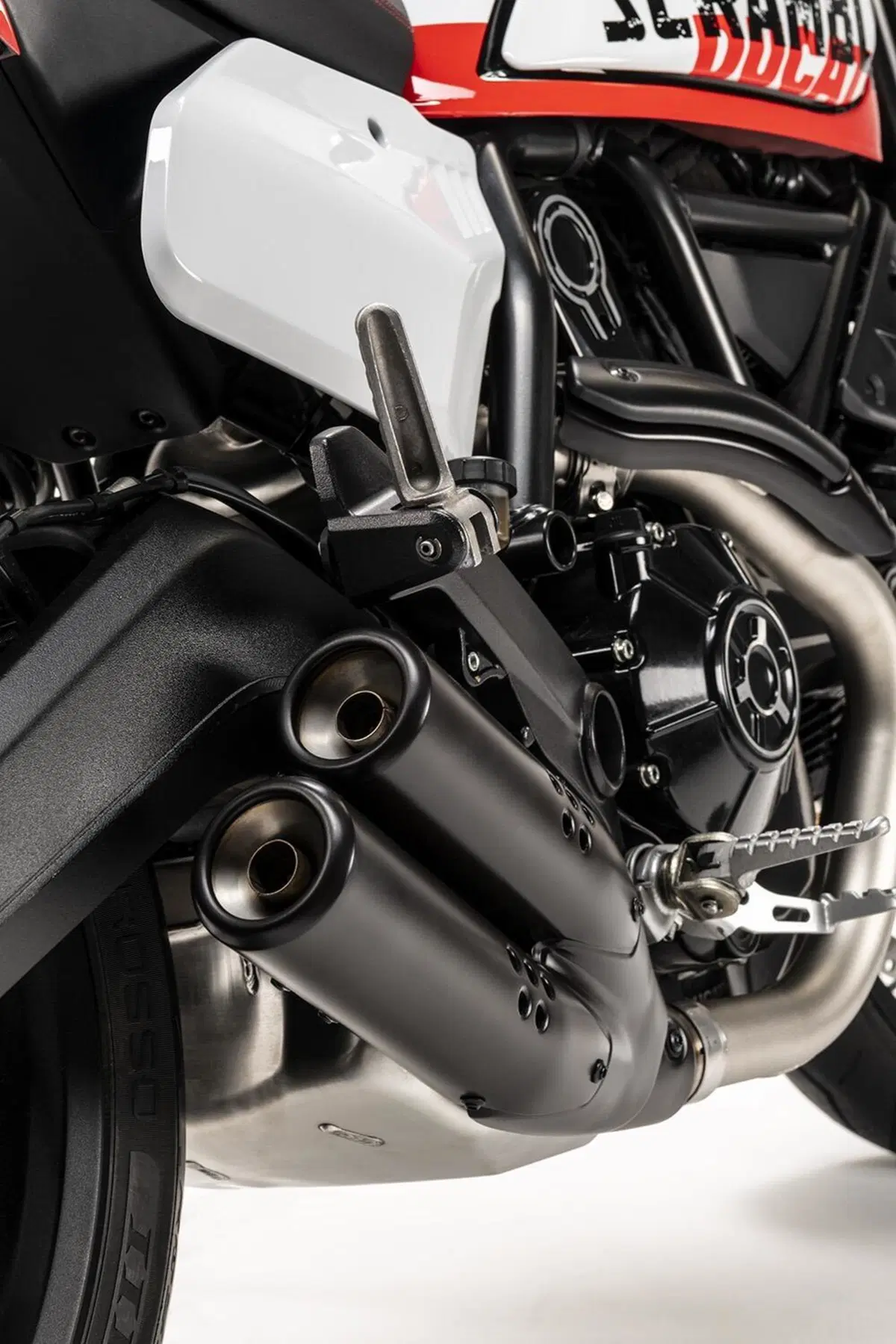Ducati Scrambler 1100 Tribute Pro e Scrambler 800 Urban Motard 2022. Foto, dati e prezzi (16)