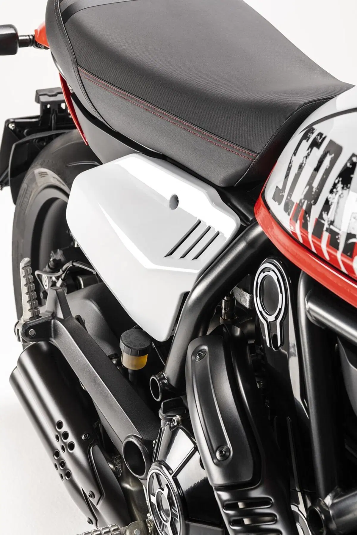 Ducati Scrambler 1100 Tribute Pro e Scrambler 800 Urban Motard 2022. Foto, dati e prezzi (17)