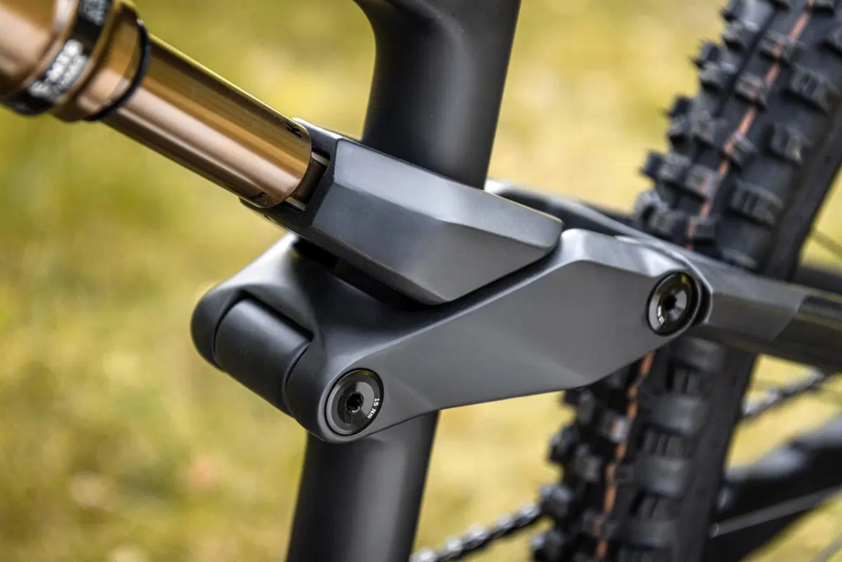 Test Rotwild R.E 375. Tecnologia, design e tanta leggerezza (22)
