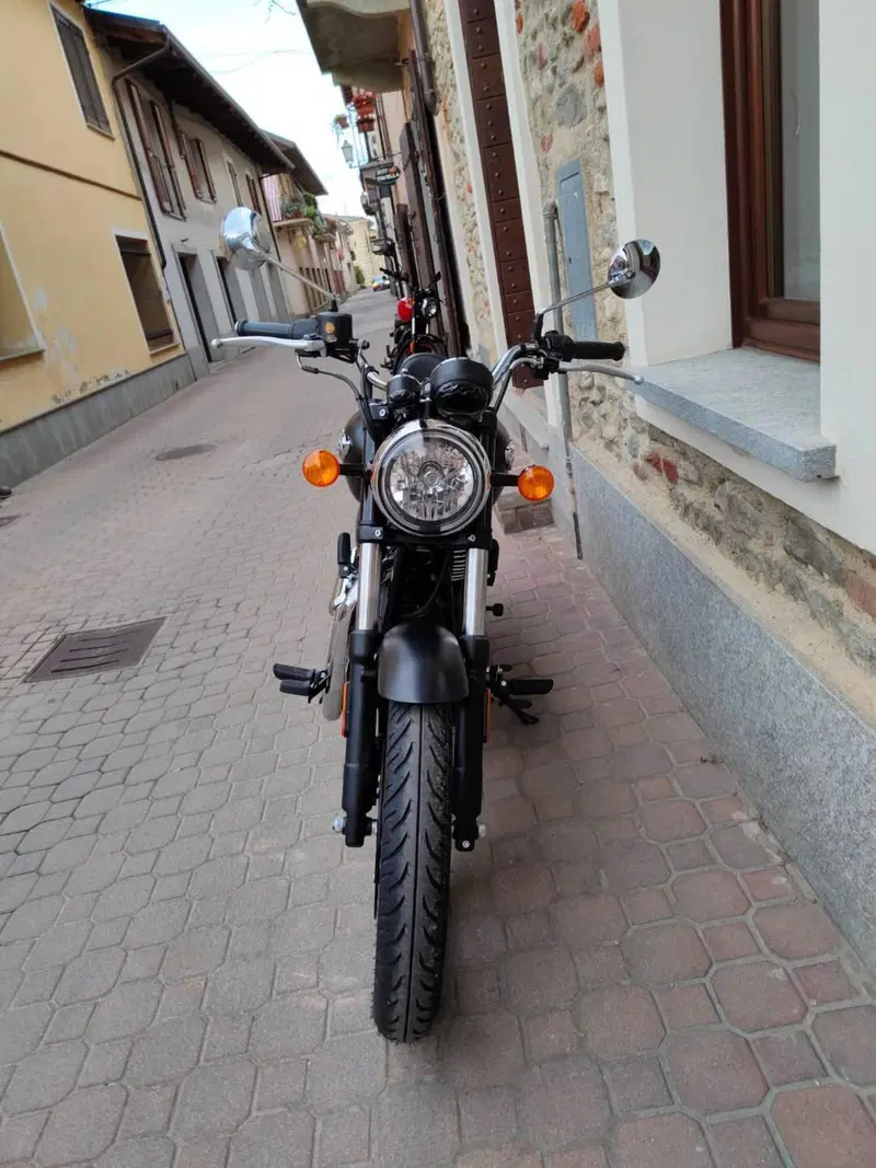 Royal Enfield Meteor 350 (2021 - 26) (3)