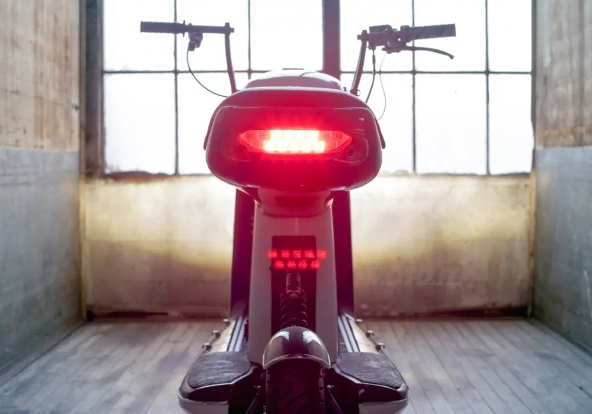 Lit Motors Kubo: un'elettrica per i pony express (5)