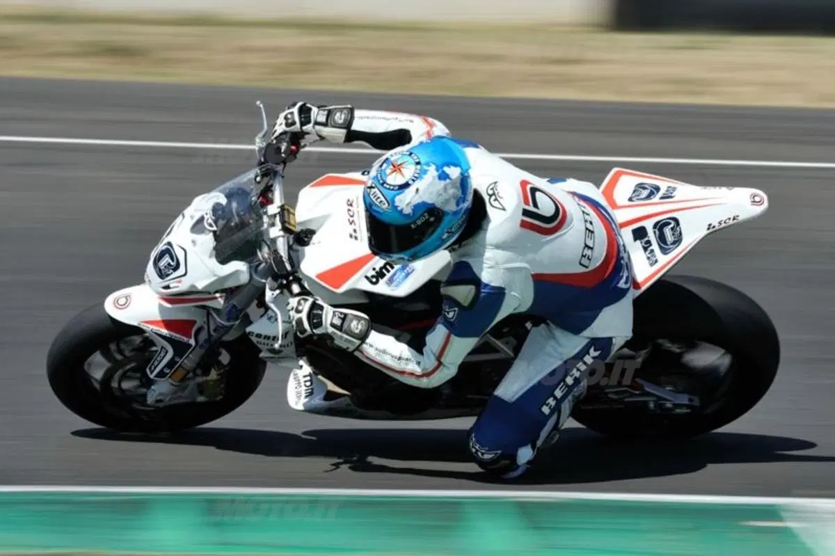 I segreti della guida in pista/5. La postura giusta in frenata e in curva (6)