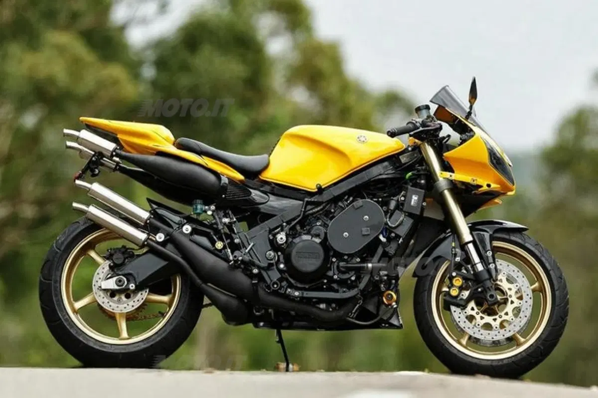 Yamaha RZ500 special (4)