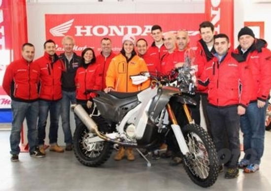 RedMoto consegna la Honda CRF Rally a Laia Sanz