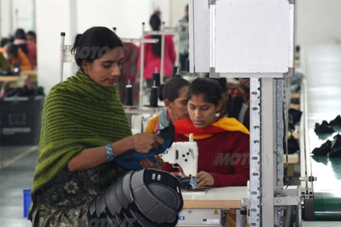India grande produttore di moto. E di caschi (3)