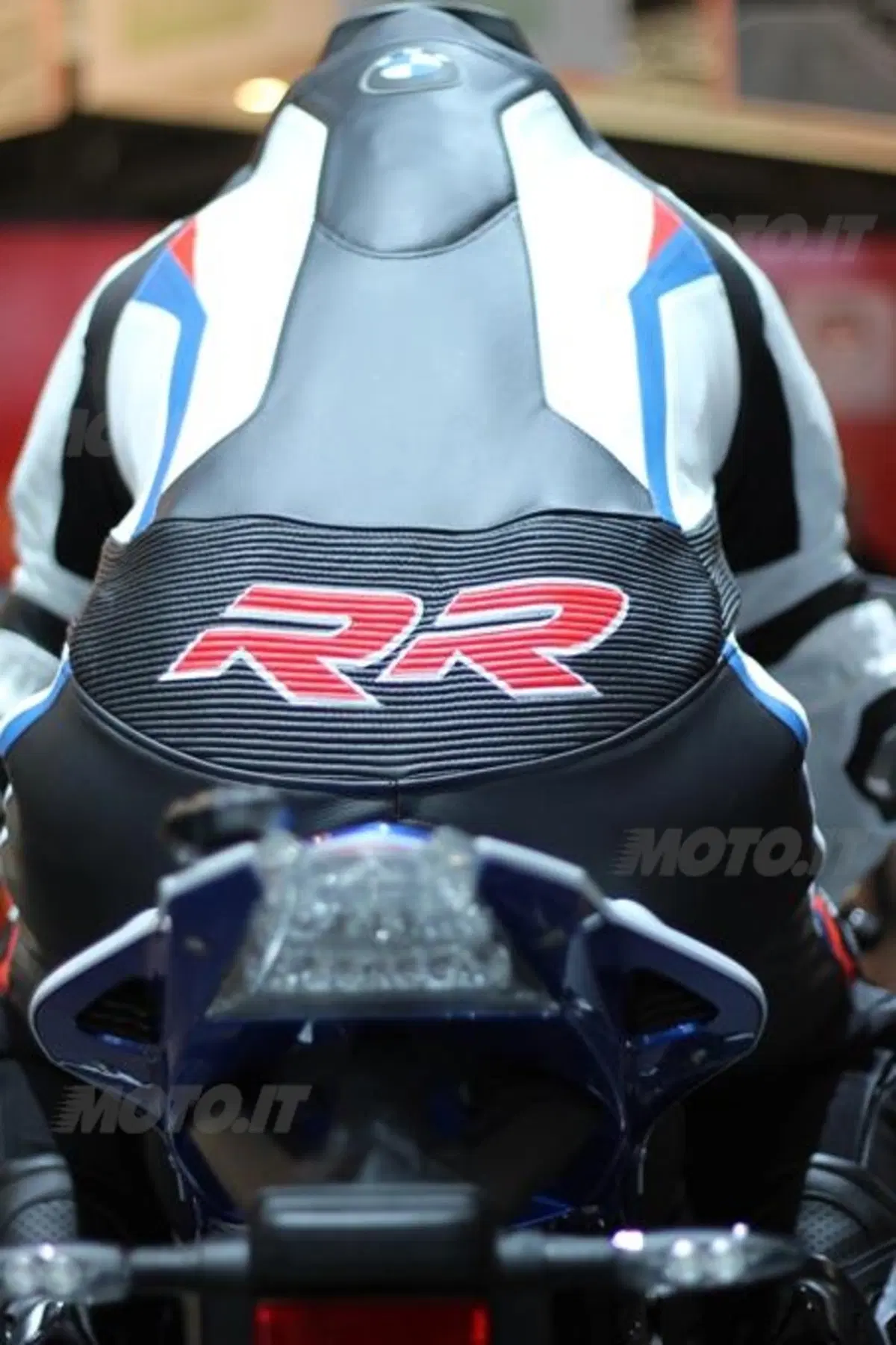 EICMA 2013: Dainese e BMW presentano la tuta DoubleR RaceAir (4)