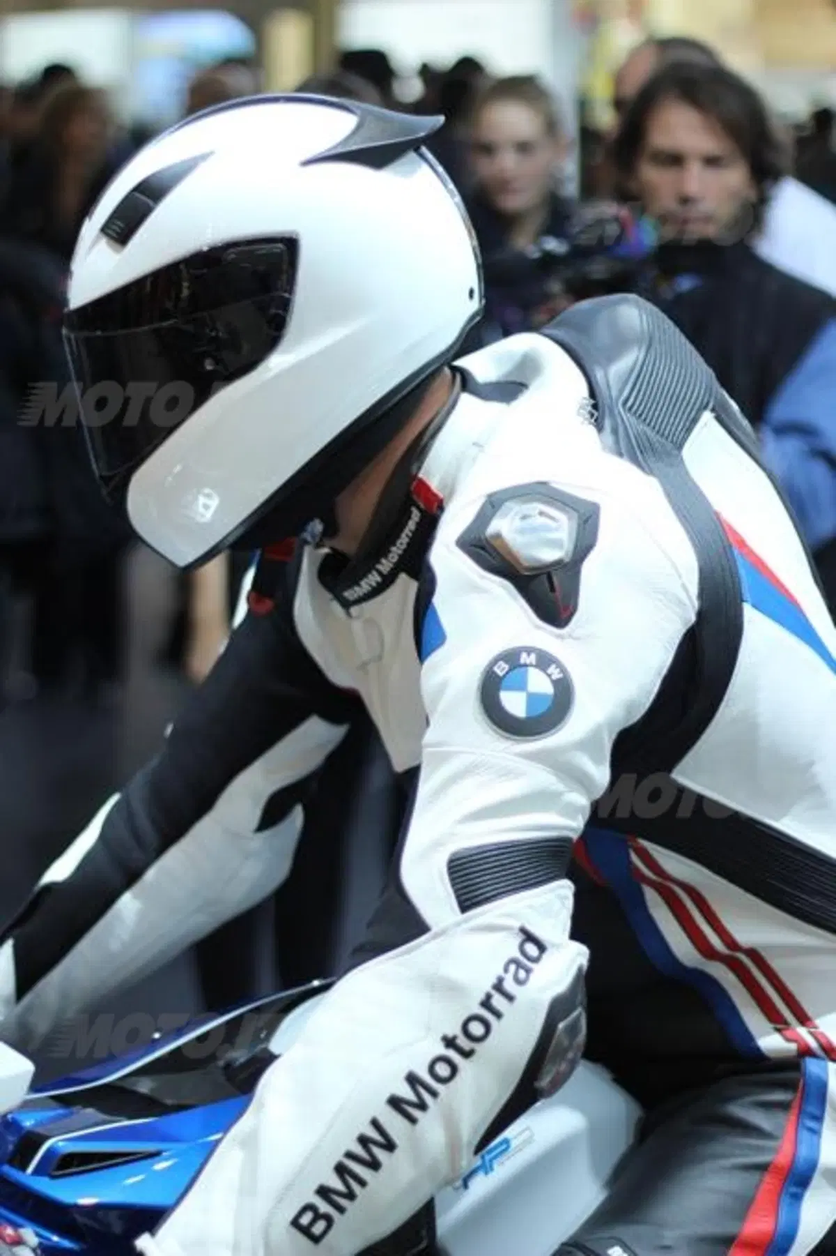 EICMA 2013: Dainese e BMW presentano la tuta DoubleR RaceAir (5)