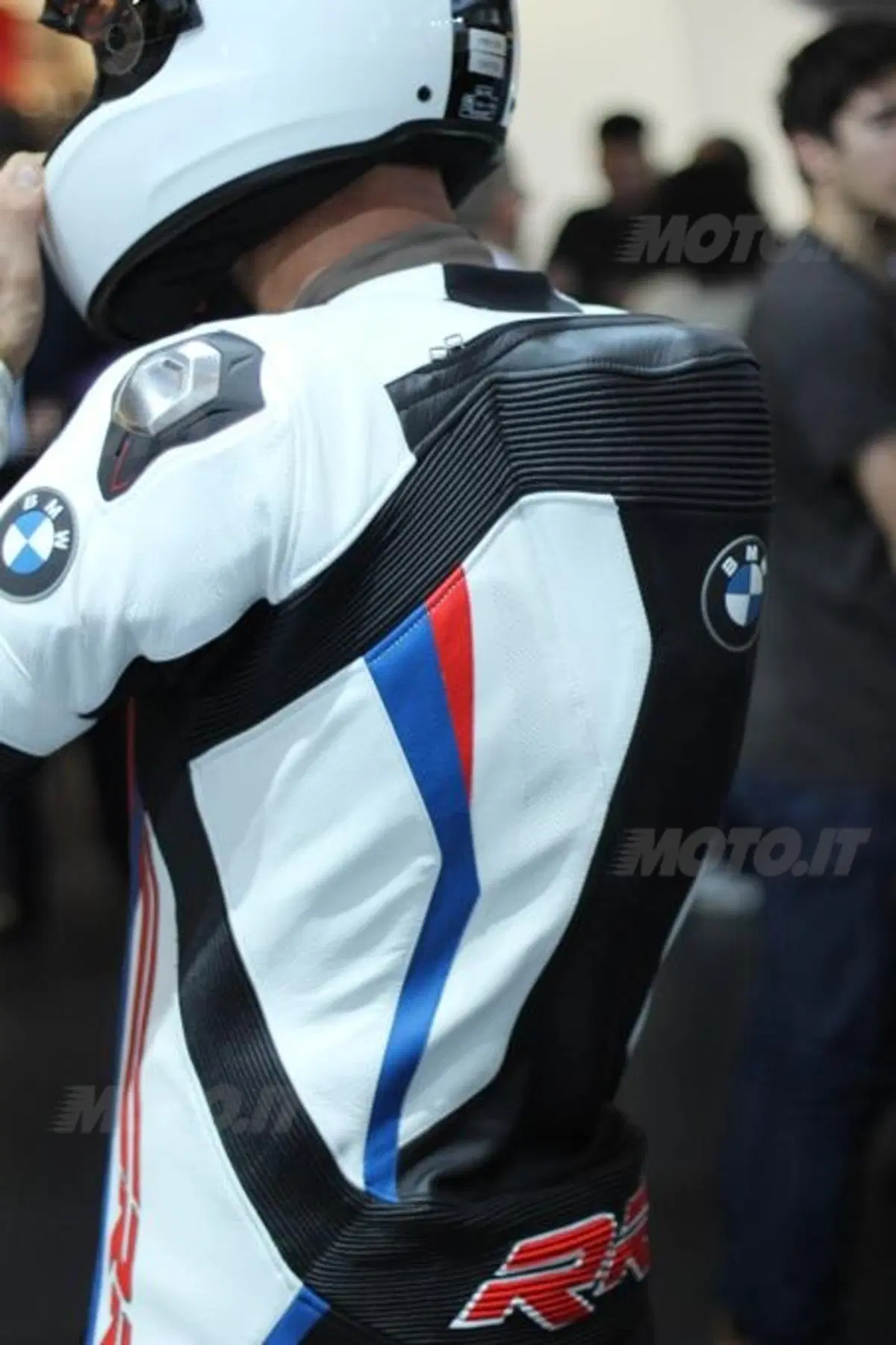 EICMA 2013: Dainese e BMW presentano la tuta DoubleR RaceAir (6)