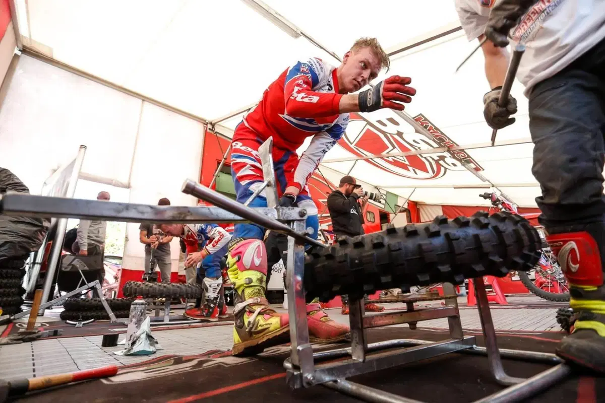 EnduroGP 21. È Brad Freeman, Beta, il Super Campione del Mondo (4)