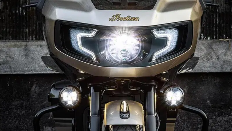 Indian Challenger Dark Horse 2022 Jack Daniel's limited edition