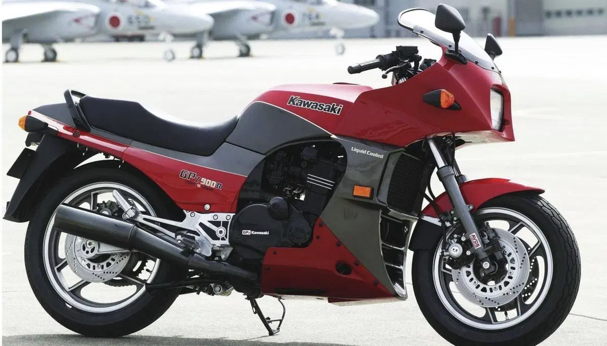 Kawasaki, la Superbike e la sua storia in due livree (12)