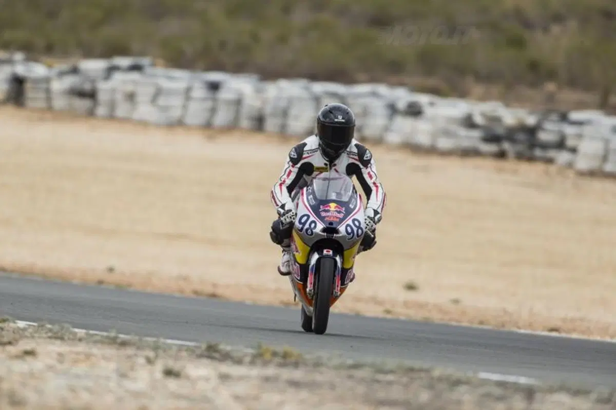 KTM RC 250R Moto3  (14)