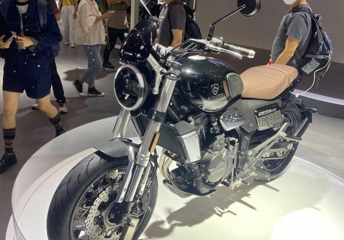 Zongshen - Cyclone RE5. Roadster classica  (3)