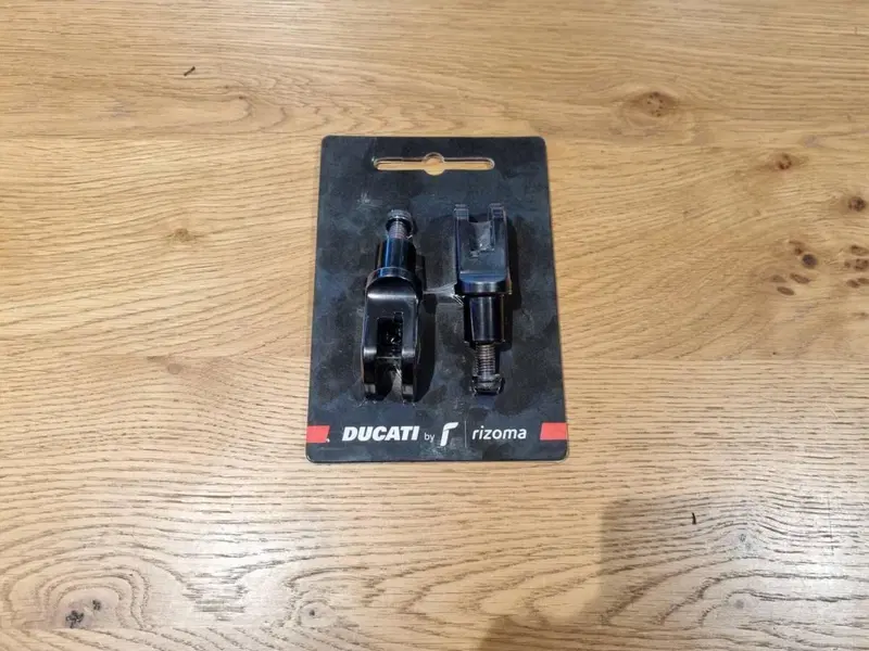 Set Adattatori Pedivelle by Rizoma per Monster Ducati