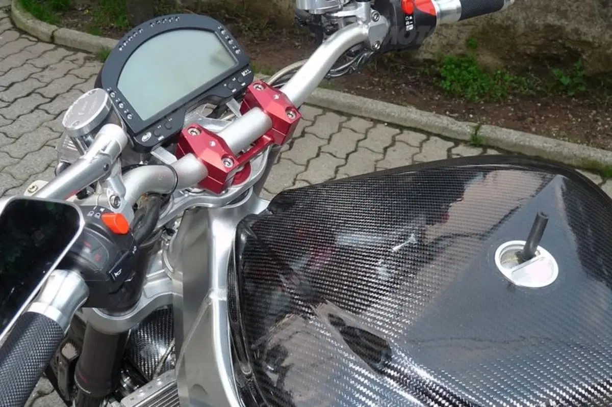 Una misteriosa bicilindrica sorpresa in Brianza. Vertemati? (17)