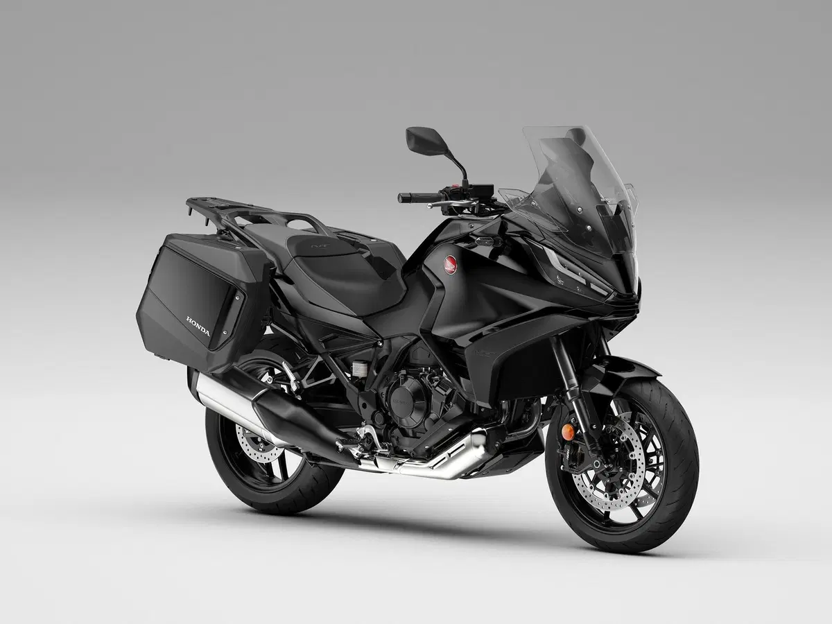 Honda NT1100: svelata la nuova tourer da 102 cavalli con cerchi da 17' (9)