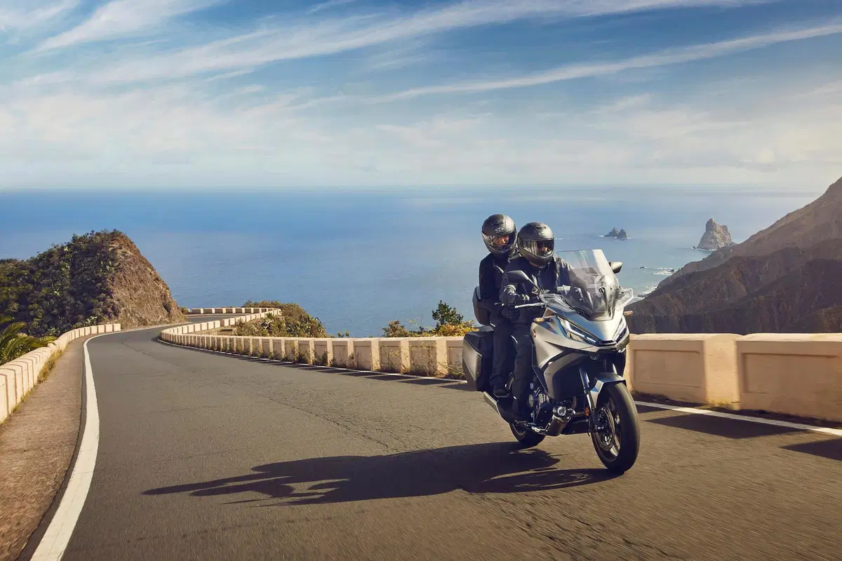 Honda NT1100: svelata la nuova tourer da 102 cavalli con cerchi da 17' (2)