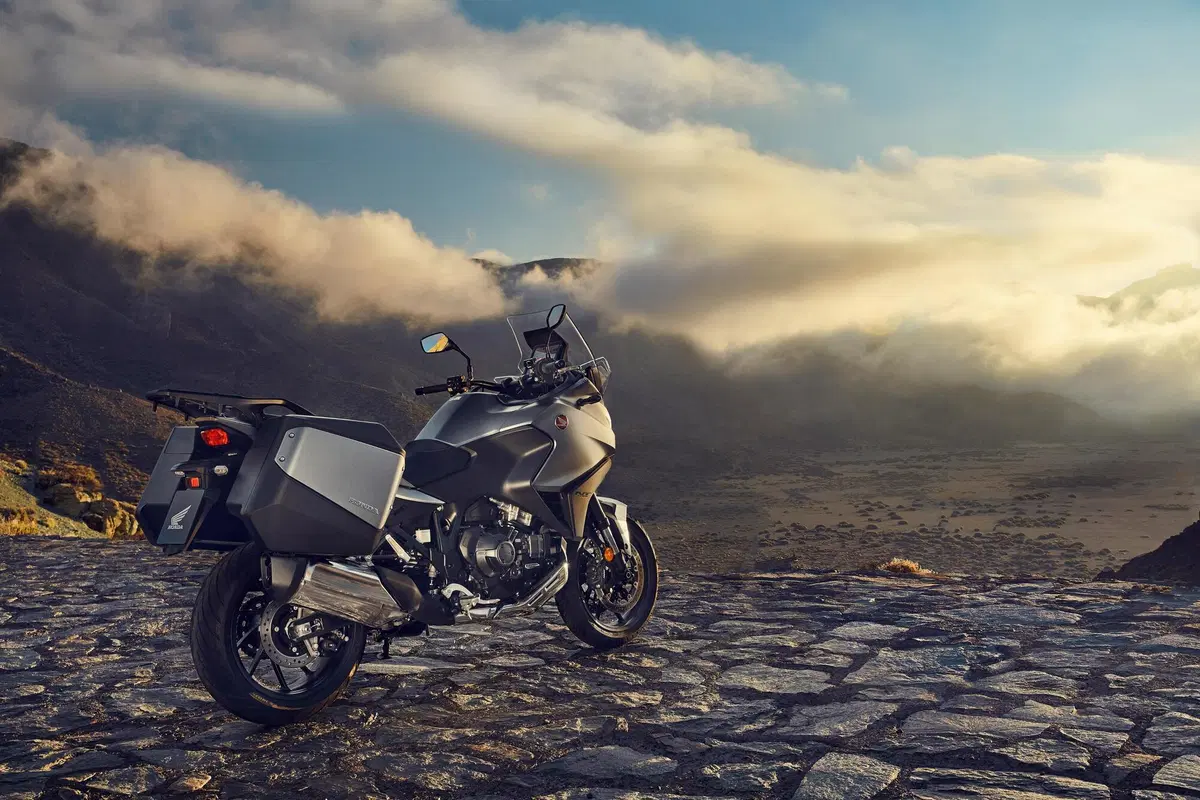 Honda NT1100: svelata la nuova tourer da 102 cavalli con cerchi da 17' (7)