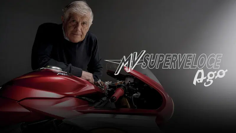 Agostini in pista a Misano con la MV Agusta Superveloce AGO