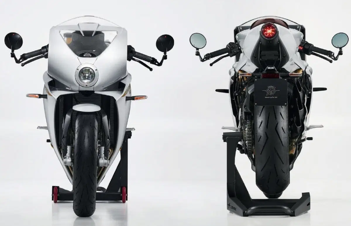 MV Agusta Superveloce 800 m.y. 2021. Due versioni evolute (10)