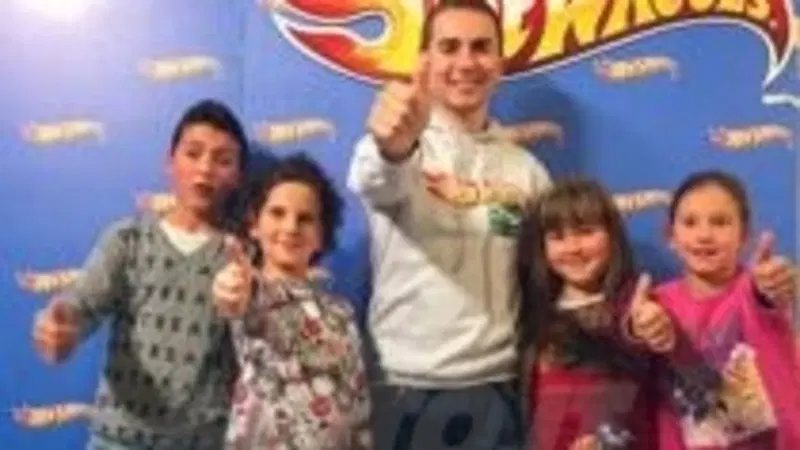 Lorenzo: "E' un onore condividere il box con Valentino"