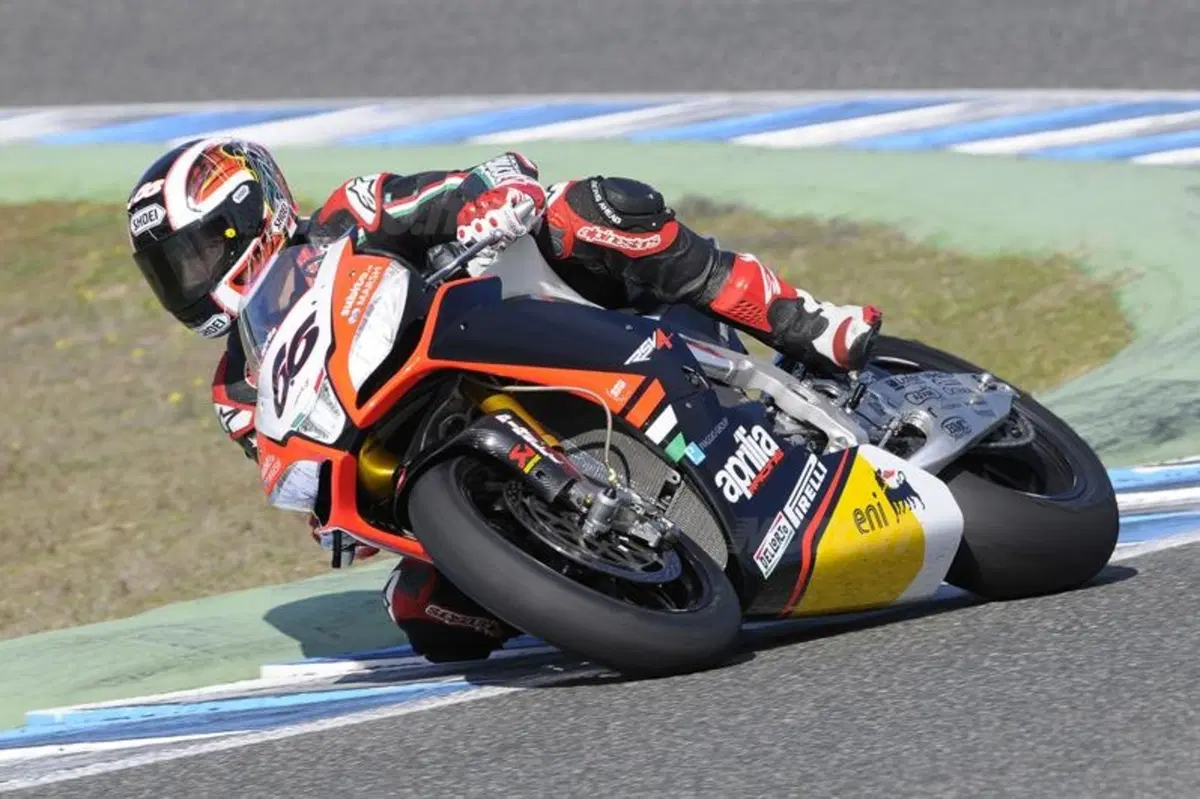Tom Sykes mette tutti in fila nei test SBK di Jerez