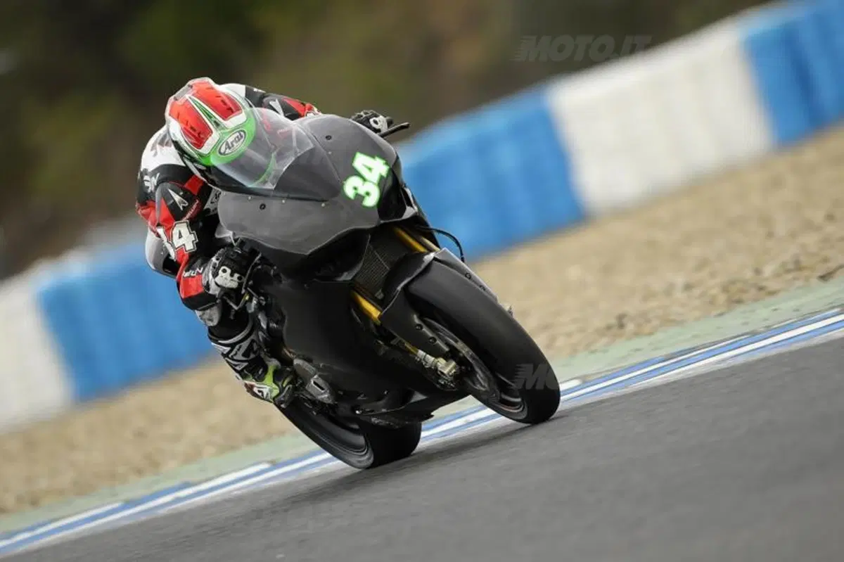 Tom Sykes mette tutti in fila nei test SBK di Jerez (9)