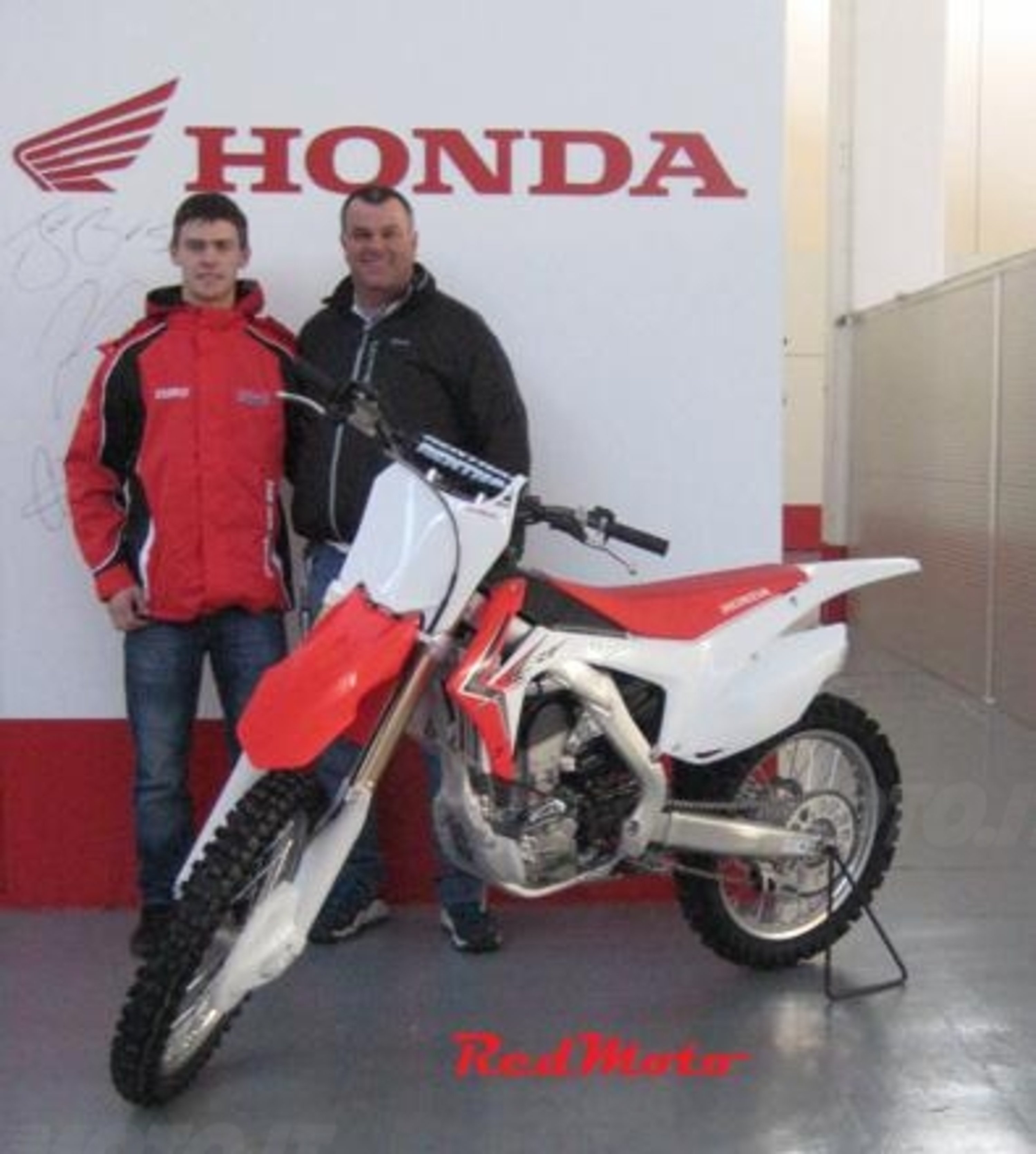 RedMoto ha consegnato la Honda per il campionato 2014 a Tim Gajser
