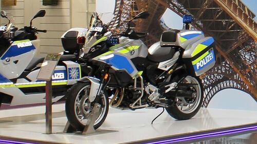 BMW CE 04 e F900XR: le versioni per la Polizia (5)