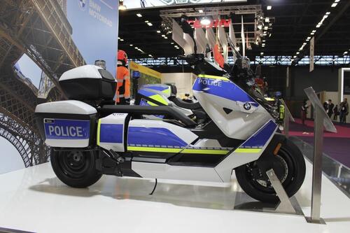 BMW CE 04 e F900XR: le versioni per la Polizia (3)