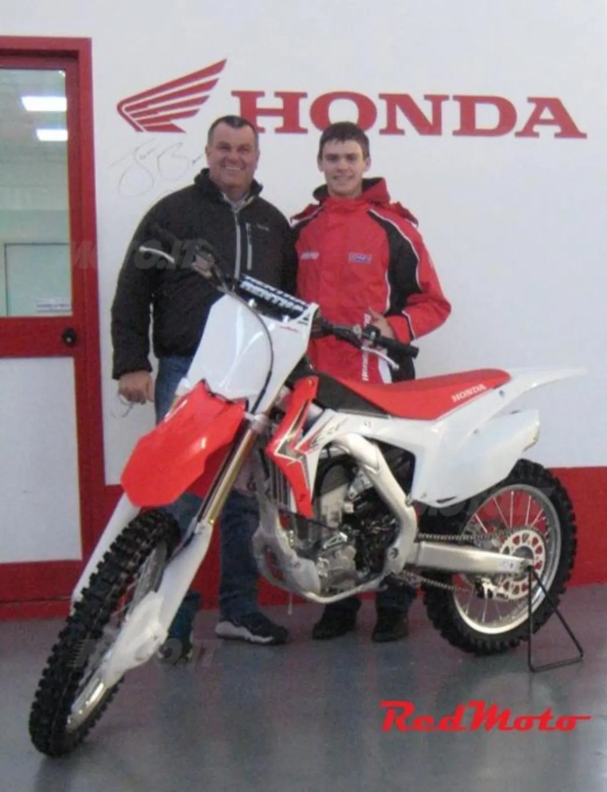 RedMoto ha consegnato la Honda per il campionato 2014 a Tim Gajser
