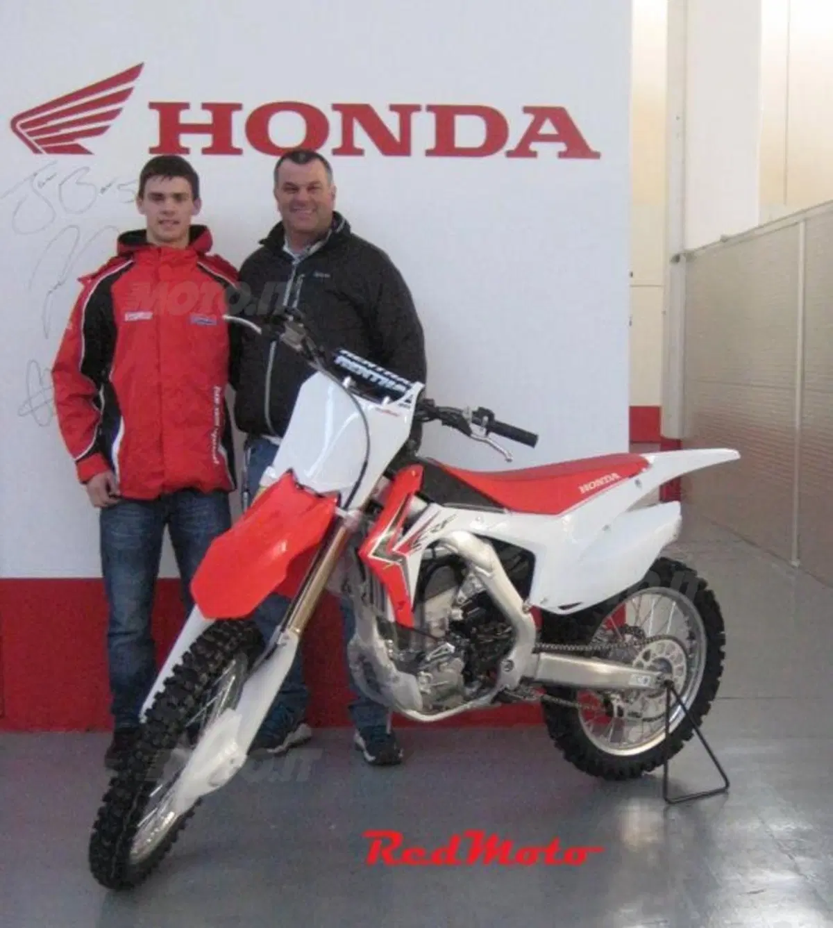 RedMoto ha consegnato la Honda per il campionato 2014 a Tim Gajser (2)