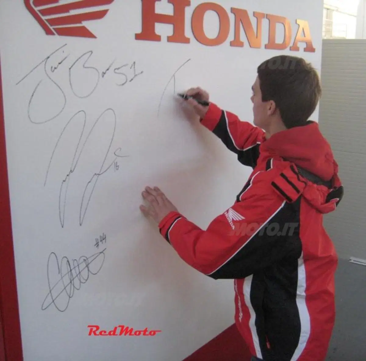 RedMoto ha consegnato la Honda per il campionato 2014 a Tim Gajser (3)