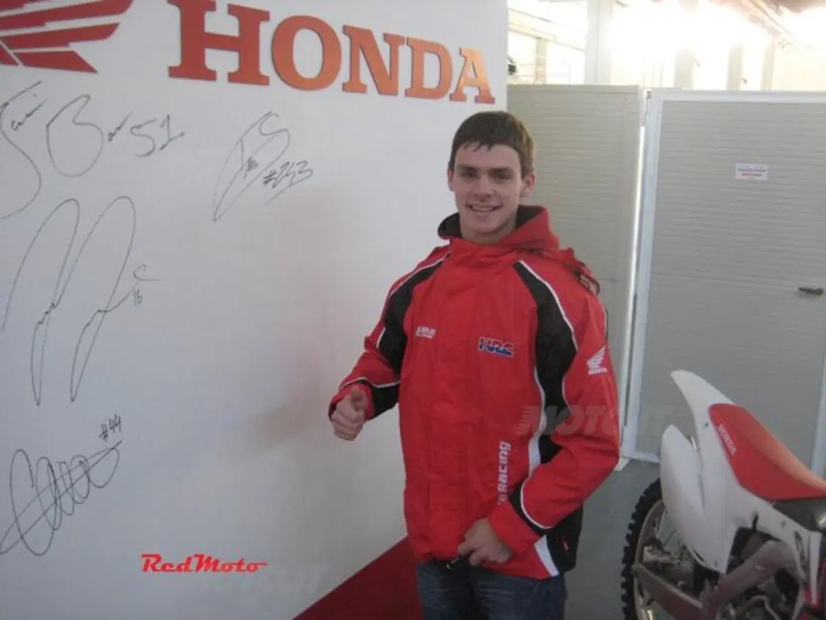RedMoto ha consegnato la Honda per il campionato 2014 a Tim Gajser (4)