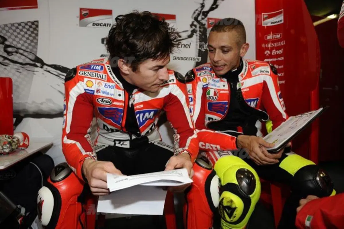 La Desmosedici giudicata da Rossi, Hayden e da chi l'ha guidata (2)