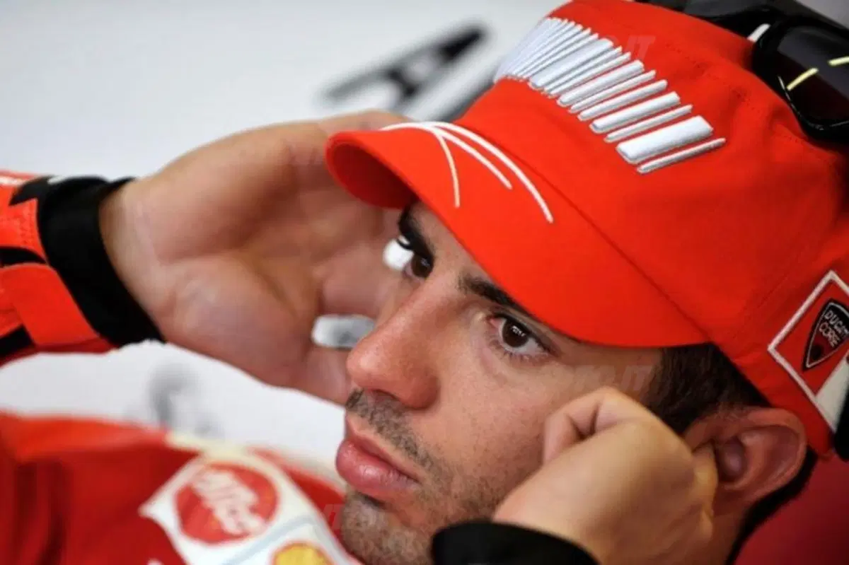 La Desmosedici giudicata da Rossi, Hayden e da chi l'ha guidata (5)