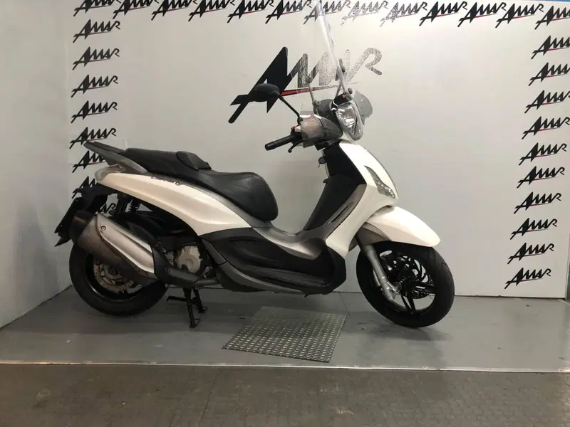 Piaggio Beverly 350 SportTouring ie (2011 - 15)