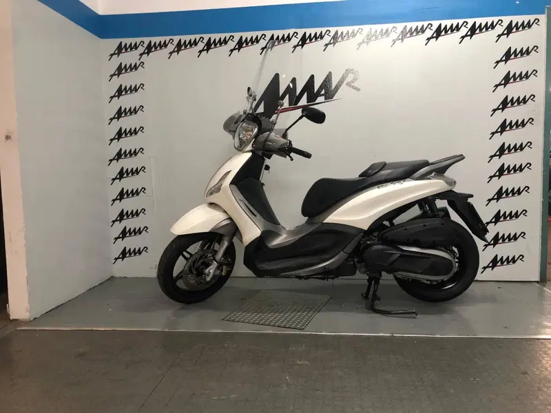 Piaggio Beverly 350 SportTouring ie (2011 - 15) (4)