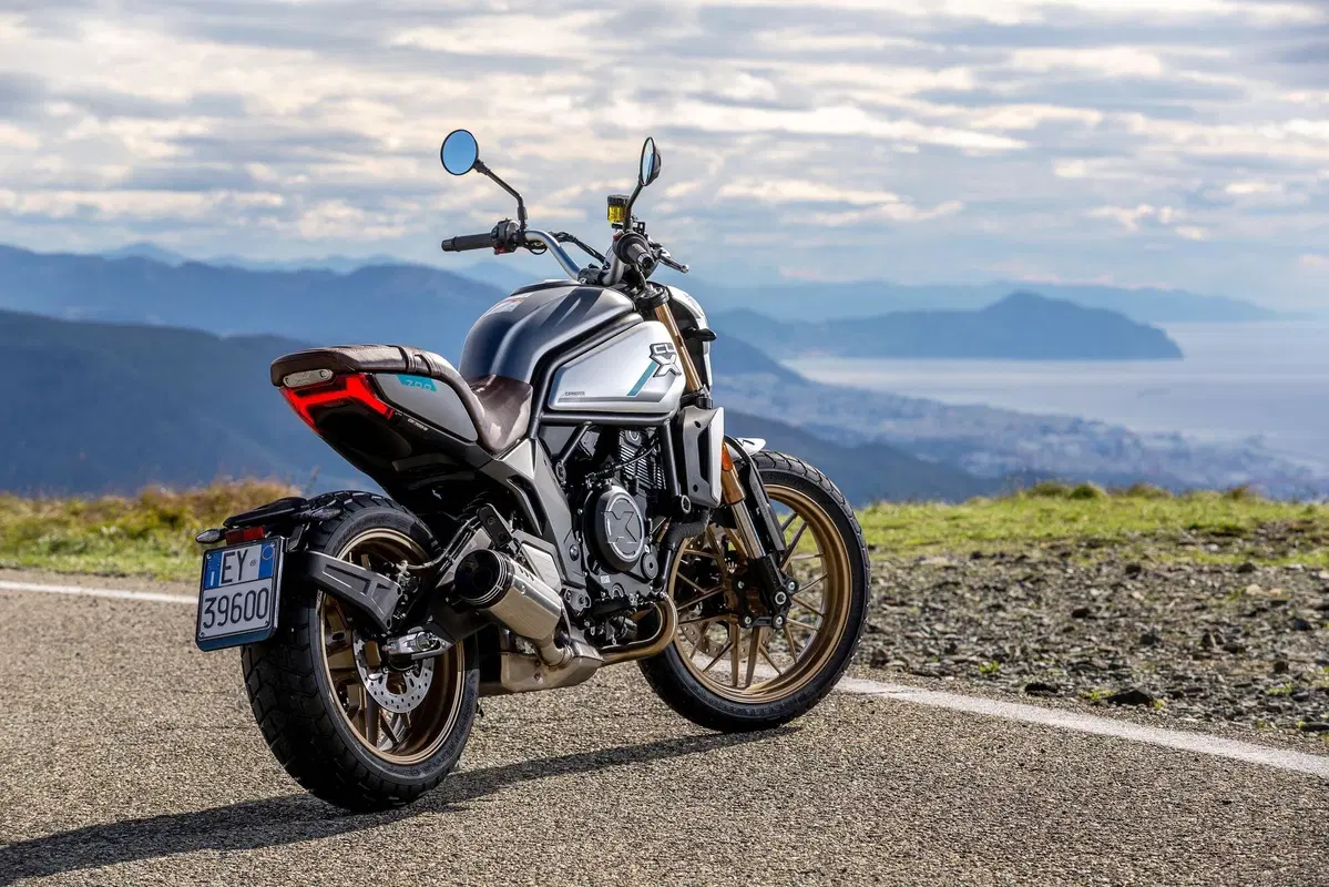 CFMOTO 700 CL-X  (2)