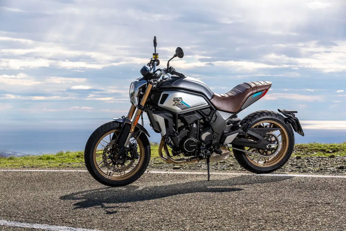 CFMOTO 700 CL-X 