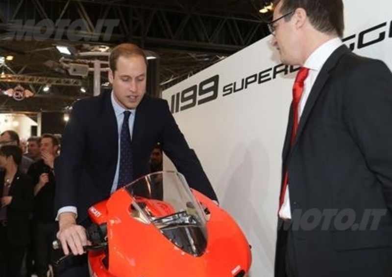 Il Principe William in visita allo stand Ducati