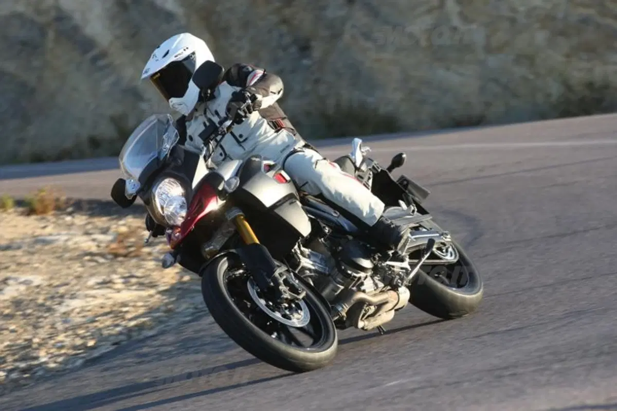 Suzuki V-Strom 1000 ABS  (5)