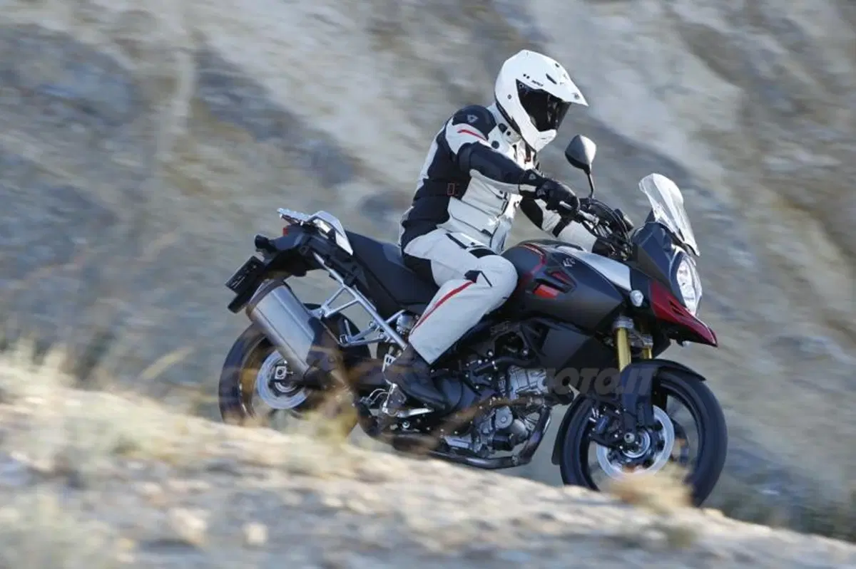 Suzuki V-Strom 1000 ABS  (6)