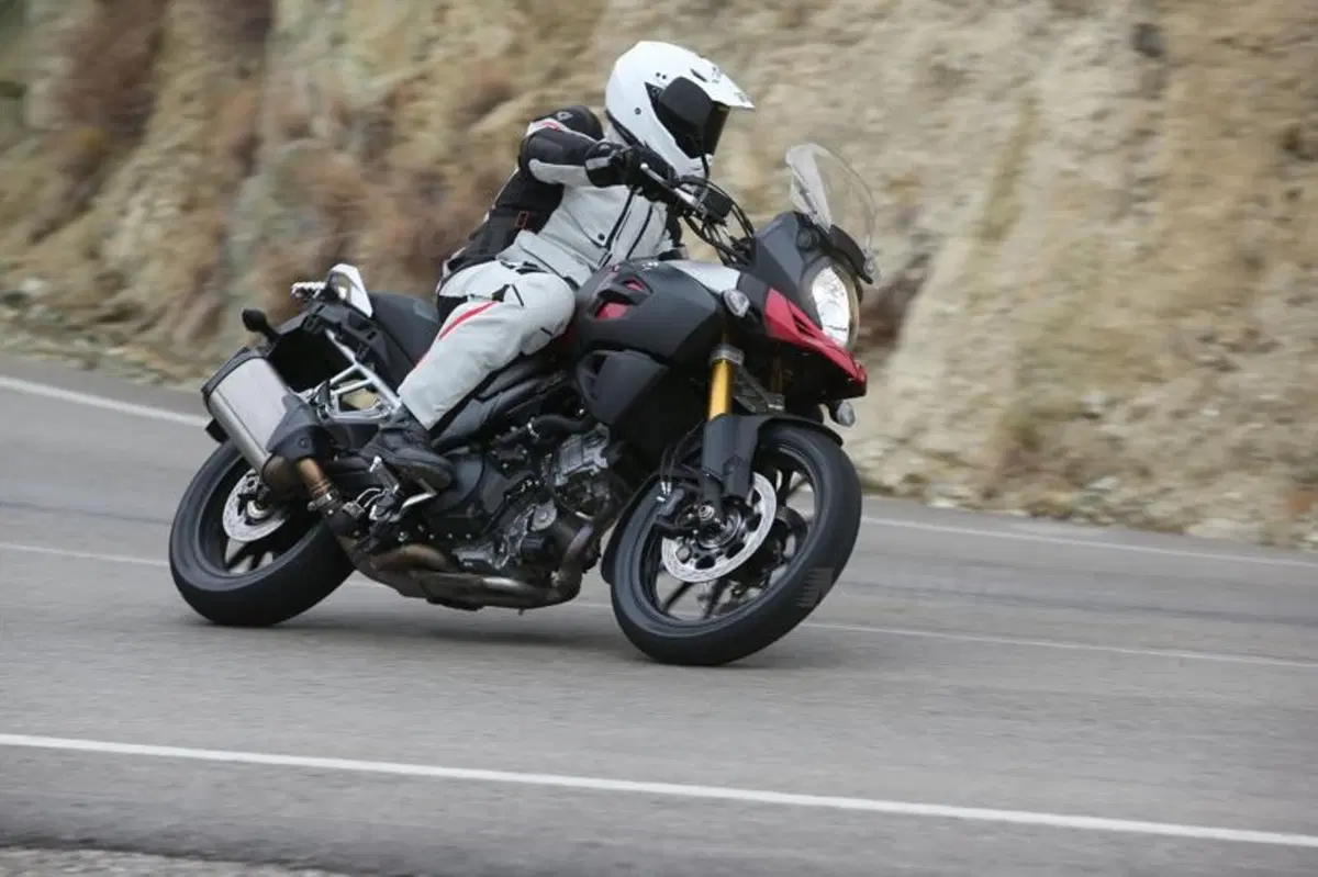 Suzuki V-Strom 1000 ABS  (8)