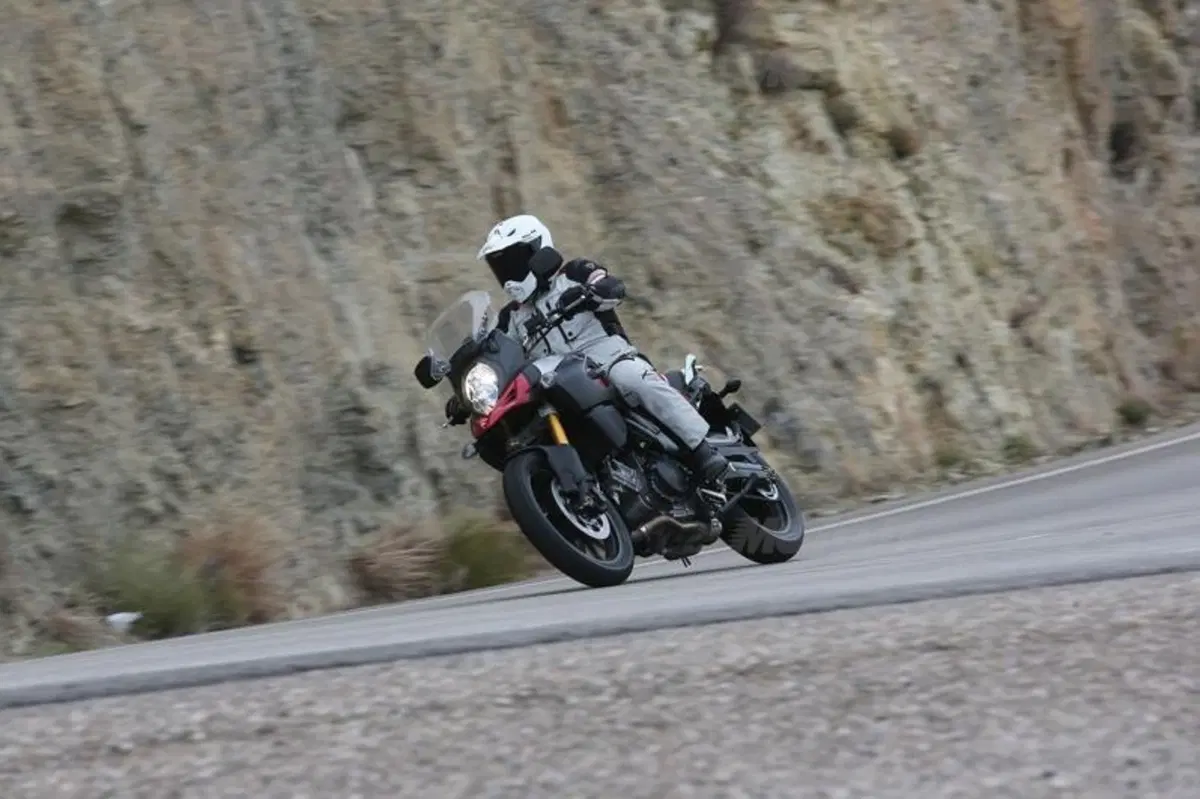 Suzuki V-Strom 1000 ABS  (9)