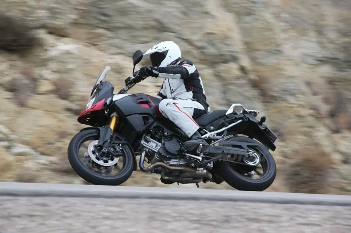 Suzuki V-Strom 1000 ABS  (10)